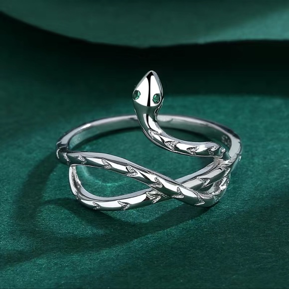 NWT 🐍 STAMPED .925 STERLING SILVER COILED GREEN EYES ETCHED SNAKE RING Size 8 - Picture 2 of 8